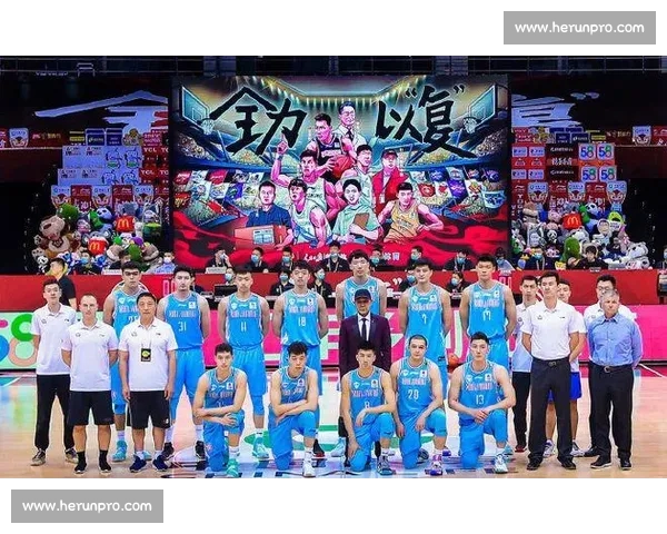 以梦十队对阵中国队为焦点，探讨比赛背后的策略较量与球员潜力释放